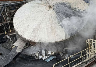 Τουλάχιστον ένας νεκρός και εργάτες με χημικά εγκαύματα μετά από ρήξη δεξαμενής σε βιομηχανία
