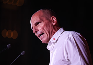 Βαρουφάκης: Αρνήθηκε επίσης τη συμμετοχή του στο ντοκιμαντέρ του ΣΚΑΪ – Ιστορικά γεγονότα πλαστογραφούνται
