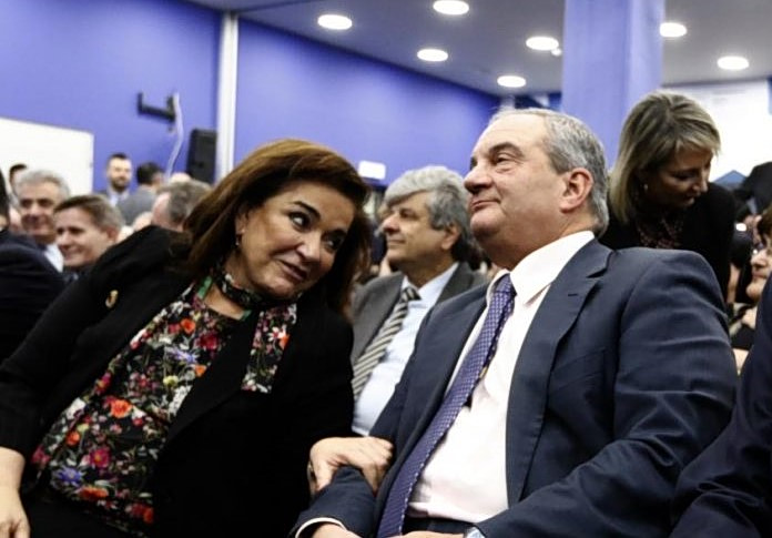 Η επίσκεψη Μπακογιάννη στον Καραμανλή και η οριστική απουσία του πρώην πρωθυπουργού από το Συνέδριο