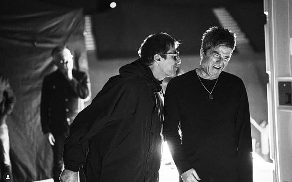 Oasis: Η πρώτη κοινή συνέντευξη των αδερφών Γκάλαχερ μετά από 25 χρόνια