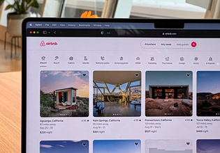 Μπαίνει φρένο στα Airbnb – Οι νέοι κόφτες
