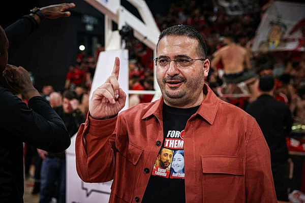 Άφησε αιχμές για τον Αταμάν ο πρόεδρος της Χάποελ, Οφέρ Γιανάι: «Ακούω ότι οι παίκτες σου…»