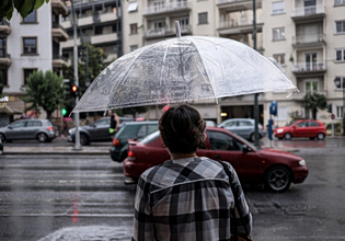 Καιρός: Ραγδαία αλλαγή με βροχές, καταιγίδες και πτώση θερμοκρασίας