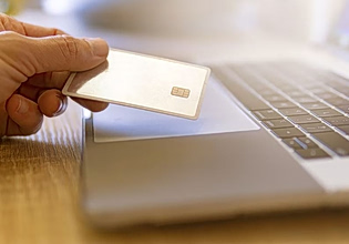 Survey: Online Shopping Becomes Entrenched in Greek Consumer Habits