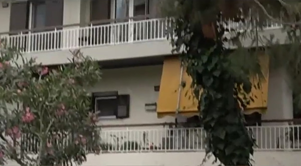 Νέο Φάληρο: Στο νοσοκομείο γυναίκα που έπεσε από τον 3ο όροφο – Οι πρώτες πληροφορίες για την πτώση
