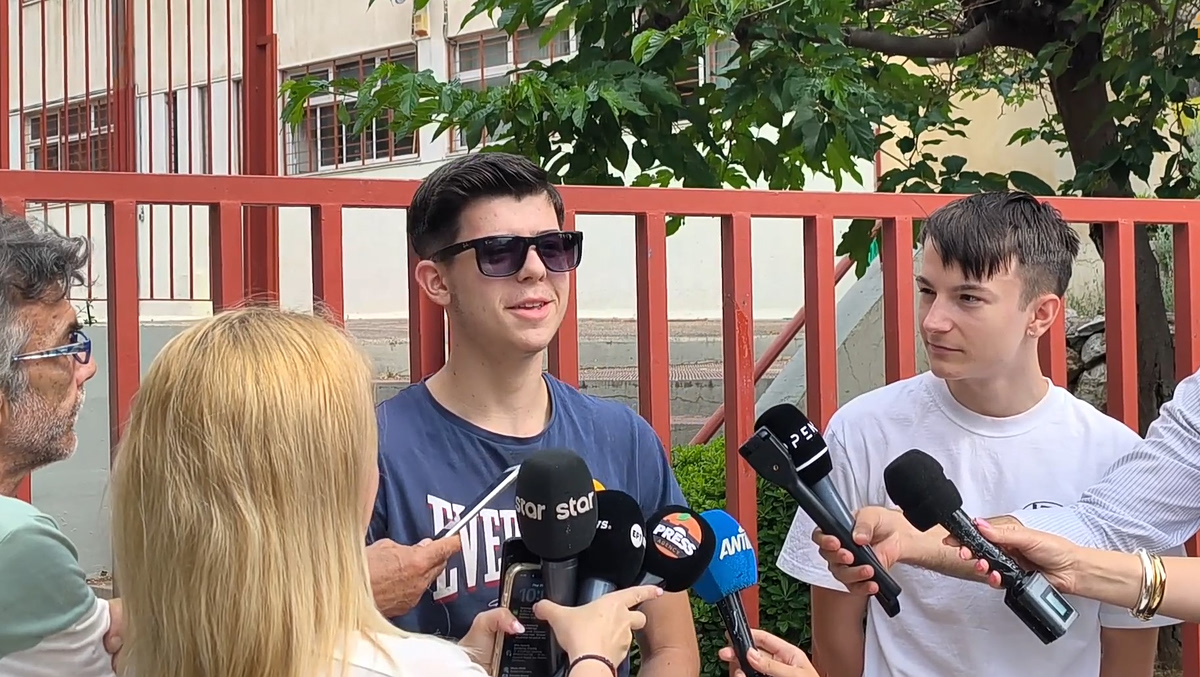 Πανελλαδικές: «Εγώ δεν είμαι της μοναξιάς, βγαίνω έξω…» – Οι ατάκες μαθητών για το θέμα της έκθεσης