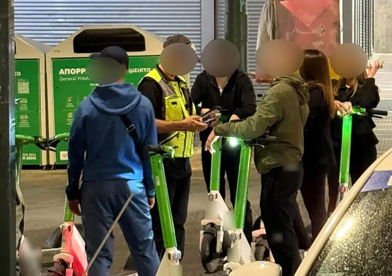 Χωρίς κράνος 6 στους 10 οδηγούς με ηλεκτρικό πατίνι – Νέοι σαρωτικοί έλεγχοι της Τροχαίας στην Αττική