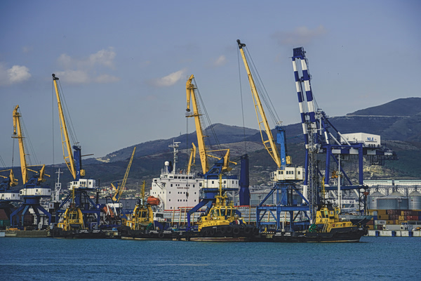 Η ΕΕ θα αποτρέψει τη Μόσχα να ωφεληθεί από τον πόλεμο στο Ιράν – Παγώνει το πλαφόν τιμών στο ρωσικό πετρέλαιο