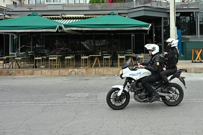 Γνωστός Αλβανός τράπερ ήταν στην παρέα του διαβόητου κακοποιού «Τίτι» στο Μικρολίμανο