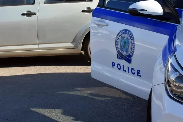 Συνελήφθη στην Αγία Βαρβάρα 22χρονος με όπλο και 4.000 ευρώ – Έκανε απάτες παριστάνοντας τον λογιστή στα Γρεβενά