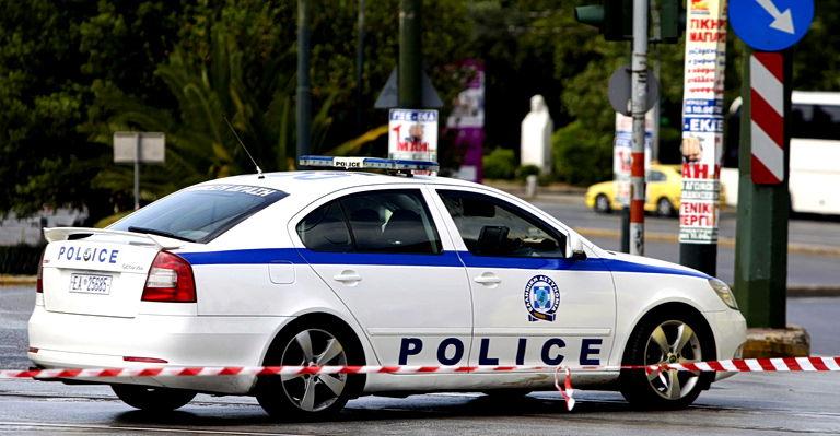 Ένοπλη ληστεία με καλάσνικοφ σε τράπεζα στην Κάτω Τιθορέα
