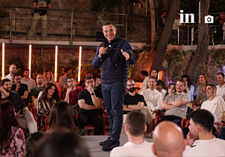 Τσίπρας στο Unmute Now Athens: Οι νέοι να πάνε στην κάλπη – Από την πλατεία Θησείου η ανακοίνωση του κόμματος στις 26 Μαΐου