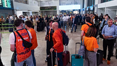Καθυστέρηση λόγω βλάβης στο τσάρτερ των οπαδών της Βαλένθια (pic)
