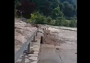 Ηλεία: Υπερχείλισε ο Πηνειός ποταμός στο Κακοτάρι μετά την ισχυρή καταιγίδα στις πλαγιές του Ερυμάνθου