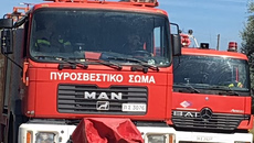 Φωτιά σε ξερά χόρτα στον Ασπρόπυργο