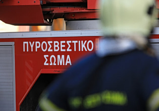 Πάτρα: Φωτιά σε εργοστάσιο στη βιομηχανική περιοχή