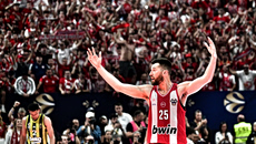 ‘Ετσι αποθέωσε η Euroleague τον Πίτερς (vid)