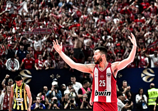 ‘Ετσι αποθέωσε η Euroleague τον Πίτερς (vid)