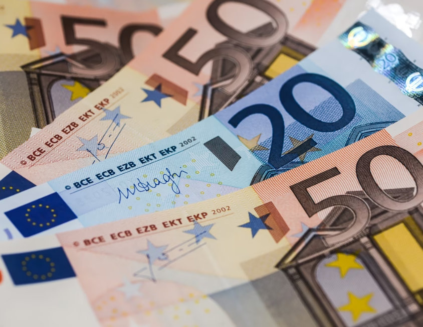 Ξεκινούν σήμερα οι πληρωμές από e-ΕΦΚΑ και ΔΥΠΑ – Ποιοι πάνε ταμείο