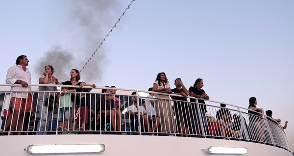 Διακοπές για λίγους: Έρχονται νέες αυξήσεις έως 20% στα ακτοπλοϊκά εισιτήρια – Σοκάρουν οι τιμές των αεροπορικών