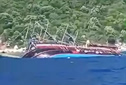 Τουριστικό πλοίο βυθίστηκε στη Μαρμαρίδα – Σώοι οι 148 επιβάτες και το πλήρωμα
