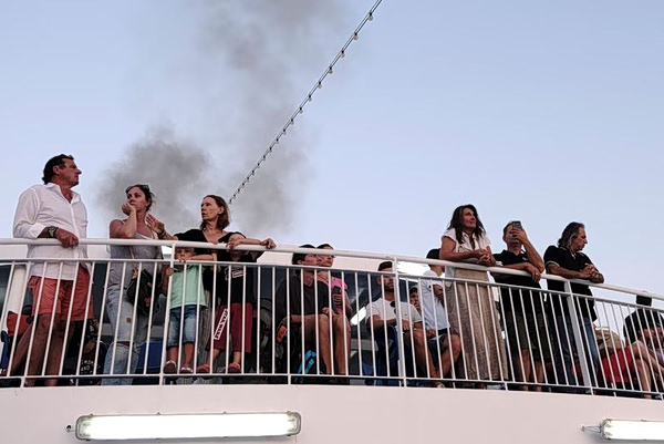 Διακοπές για λίγους: Έρχονται νέες αυξήσεις έως 20% στα ακτοπλοϊκά εισιτήρια – Σοκάρουν οι τιμές των αεροπορικών