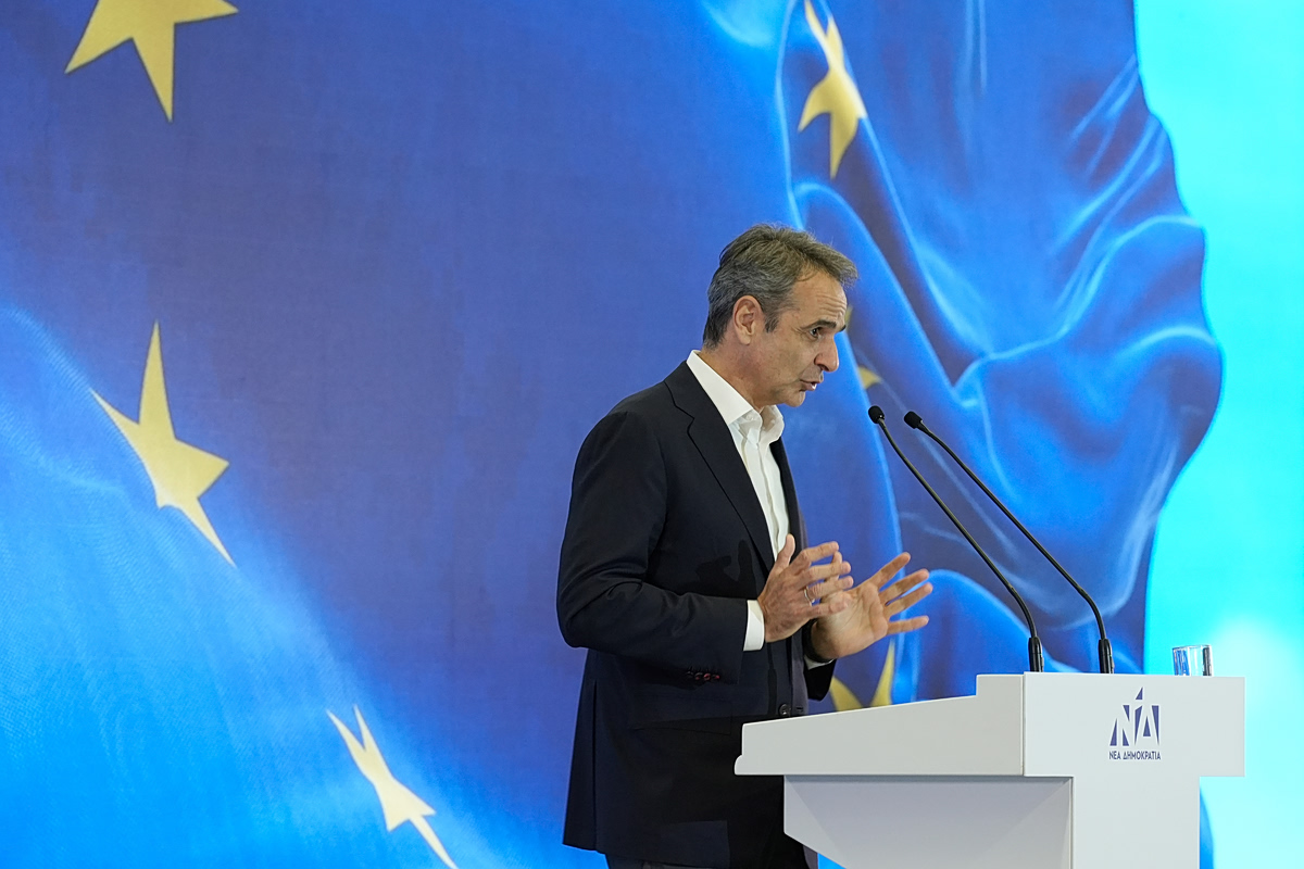 Μητσοτάκης αποθεώνει… Μητσοτάκη: Από ένα μεγάλο ερωτηματικό η Ελλάδα έχει μετατραπεί σε ένα τεράστιο θαυμαστικό 