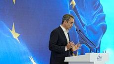 Μητσοτάκης αποθεώνει… Μητσοτάκη: Από ένα μεγάλο ερωτηματικό η Ελλάδα έχει μετατραπεί σε ένα τεράστιο θαυμαστικό 