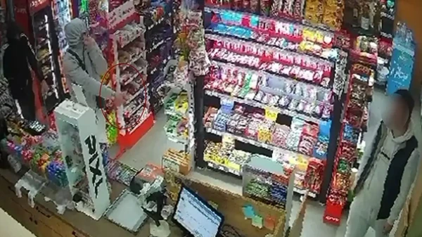 Θεσσαλονίκη: Πήγαν να ληστέψουν ψιλικατζίδικο αλλά το έβαλαν στα πόδια – Η αντίδραση του ιδιοκτήτη