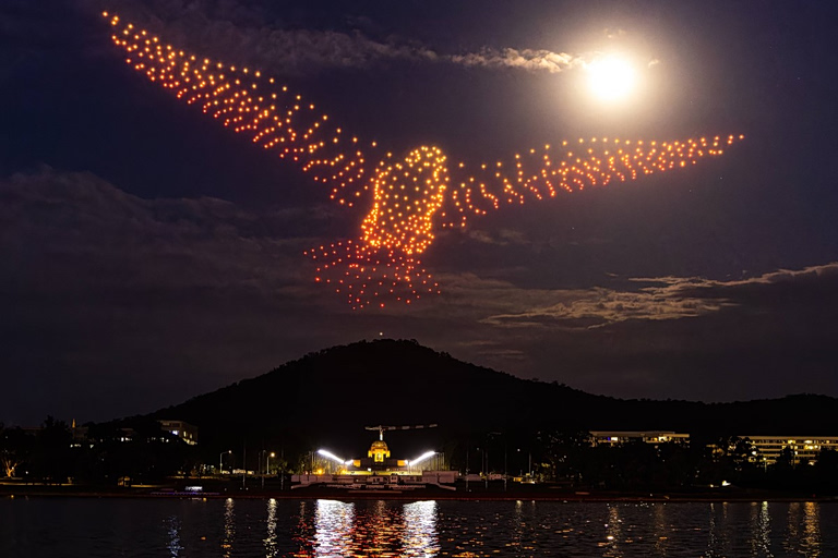 Drone – show στην Αυστραλία ακυρώθηκε όταν άρχισαν να πέφτουν τα drone από τον ουρανό [βίντεο]