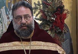 Ιερέας φέρεται να κατηγόρησε ακτιβίστρια για τη διπλή αυτοκτονία στην Ηλιούπολη, προκαλώντας αντιδράσεις