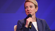 Η ΝΔ που επιτίθεται ανοίκεια στην ευρωπαϊκή εισαγγελία κατηγορεί την αντιπολίτευση για «άρρωστο κλίμα»