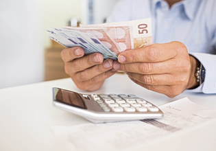 e-ΕΦΚΑ – ΟΠΕΚΑ: Πότε πληρώνονται συντάξεις Ιουνίου και επιδόματα