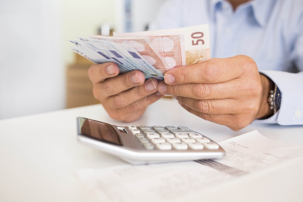 e-ΕΦΚΑ – ΟΠΕΚΑ: Πότε πληρώνονται συντάξεις Ιουνίου και επιδόματα