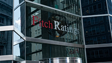 Fitch: Μπαίνει στο «μικροσκόπιό» της η ελληνική οικονομία
