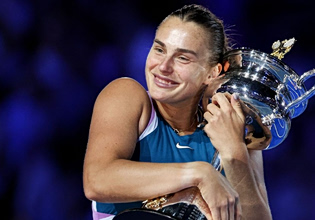 Η Σαμπαλένκα παίζει με διαμάντια στο Roland Garros και διχάζει το τένις