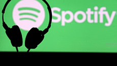 To Spotify θα παίζει τραγούδια της Universal διασκευασμένα από ΑΙ