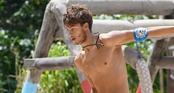 Survivor – Σταύρος Φλώρος: Στη Δικαιοσύνη ο καπετάνιος που τον χτύπησε – Η  φωτογραφία του από το νοσοκομείο
