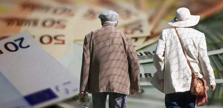 Μεγαλώνει το χάσμα στις συντάξεις μεταξύ του δημόσιου και ιδιωτικού τομέα