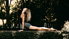 Η outdoor yoga αλλάζει τον τρόπο που αντιλαμβανόμαστε το σώμα