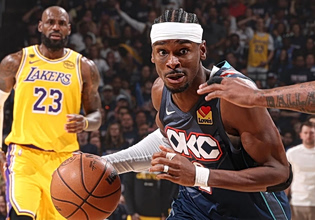 NBA: Νέα άνετη νίκη και 2-0 οι Θάντερ τους Λέικερς, προβάδισμα δύο νικών και για τους Πίστονς (vids)