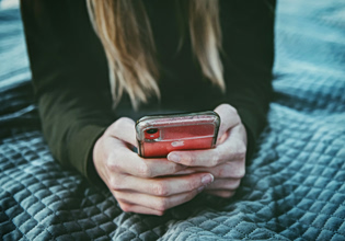 Next please: Τα dating apps μας φέρνουν ένα βήμα πιο κοντά στη μοναξιά