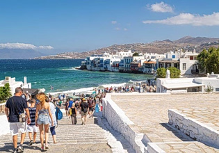 Greece’s Holiday Allowance: Who Gets It and When