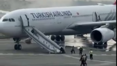 Φωτιά σε αεροσκάφος της Turkish Airlines μετά την προσγείωσή του – Δείτε βίντεο