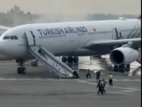 Φωτιά σε αεροσκάφος της Turkish Airlines μετά την προσγείωσή του – Δείτε βίντεο