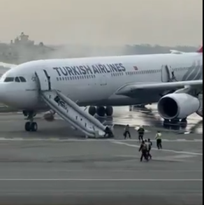 Φωτιά σε αεροσκάφος της Turkish Airlines μετά την προσγείωσή του – Δείτε βίντεο