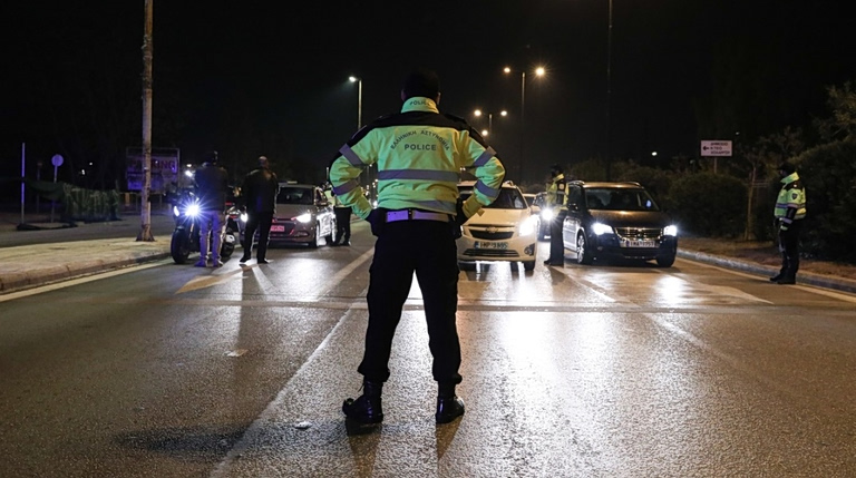 Κόρινθος: Συνελήφθη 26χρονη που είχε δημιουργήσει διαδικτυακή ομάδα που ενημέρωνε για τα μπλόκα της Τροχαίας