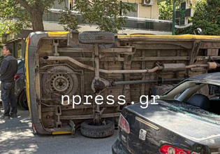 Παλαιό Φάληρο: Σχολικό λεωφορείο τούμπαρε μετά από σύγκρουση με ΙΧ