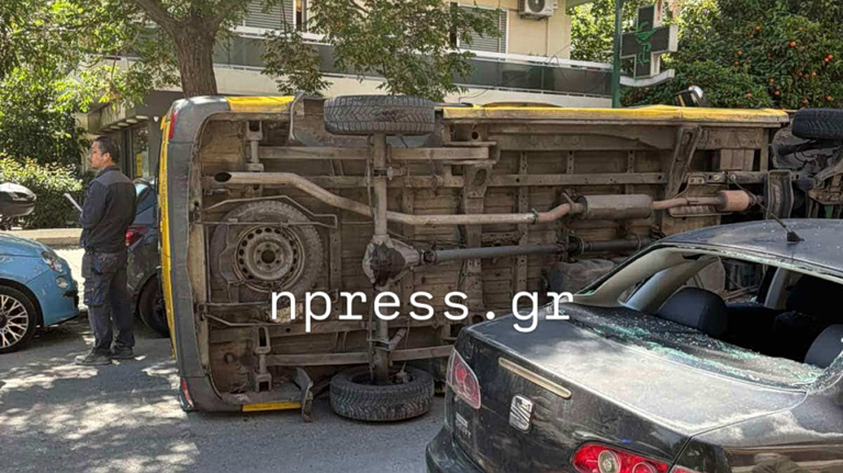 Παλαιό Φάληρο: Σχολικό λεωφορείο τούμπαρε μετά από σύγκρουση με ΙΧ