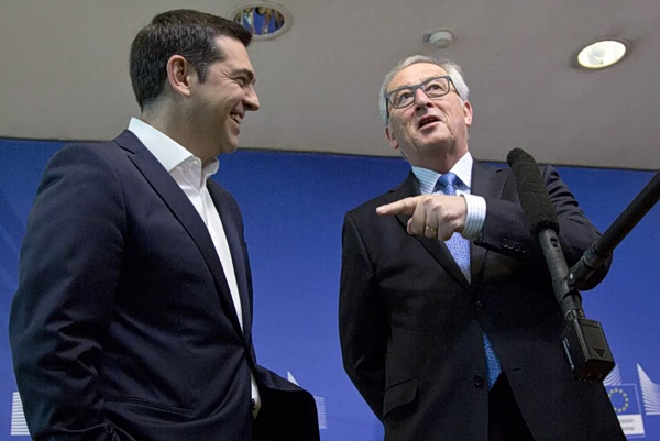Ο Akylas λέει «Ferto», ο Μητσοτάκης ακούει στο βάθος για το κόμμα «δώστο» και ο Τσίπρας λέει «πάρτο» το πιάτο της εκδίκησης δια στόματος Γιούνκερ